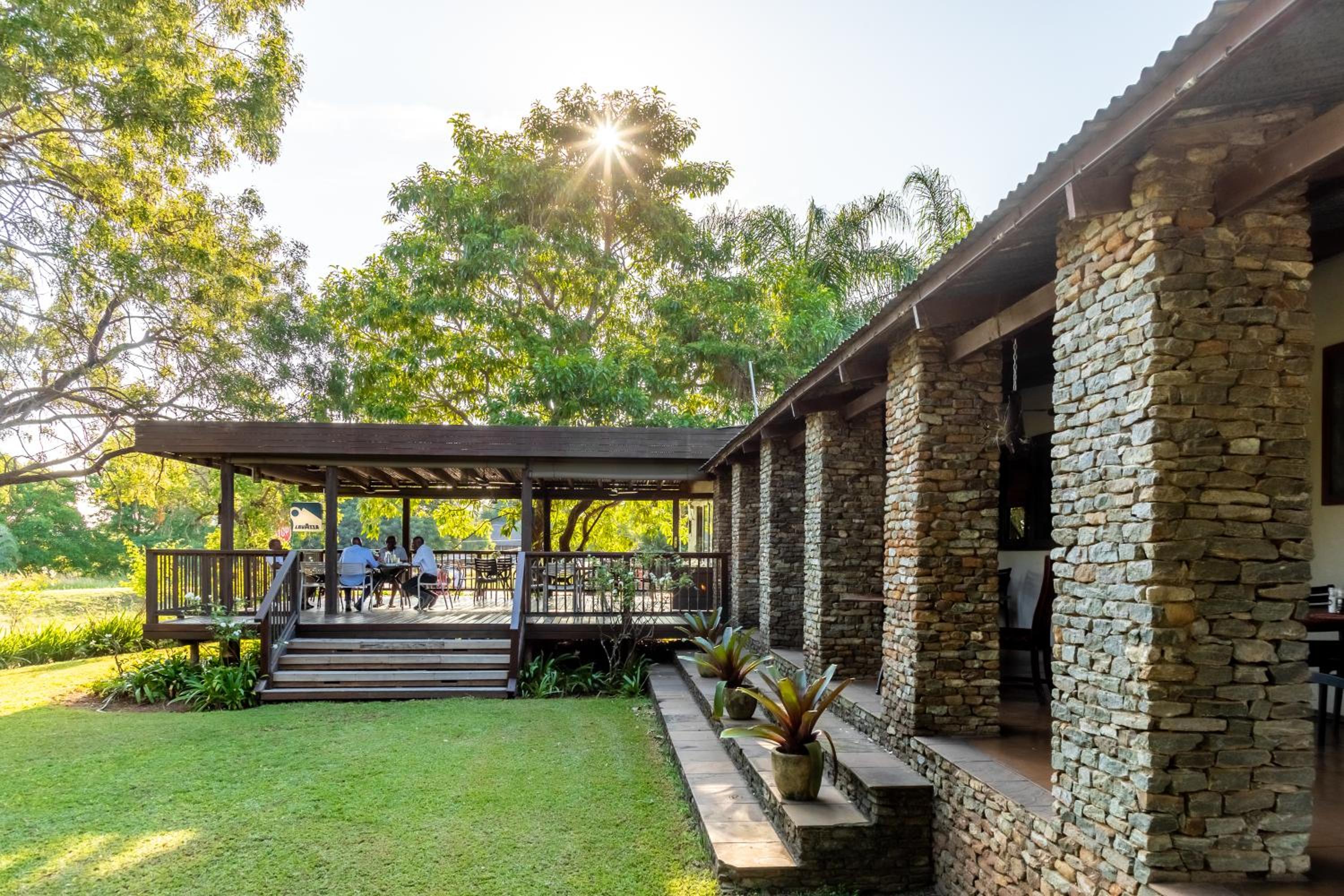 Hamiltons Lodge & Restaurant