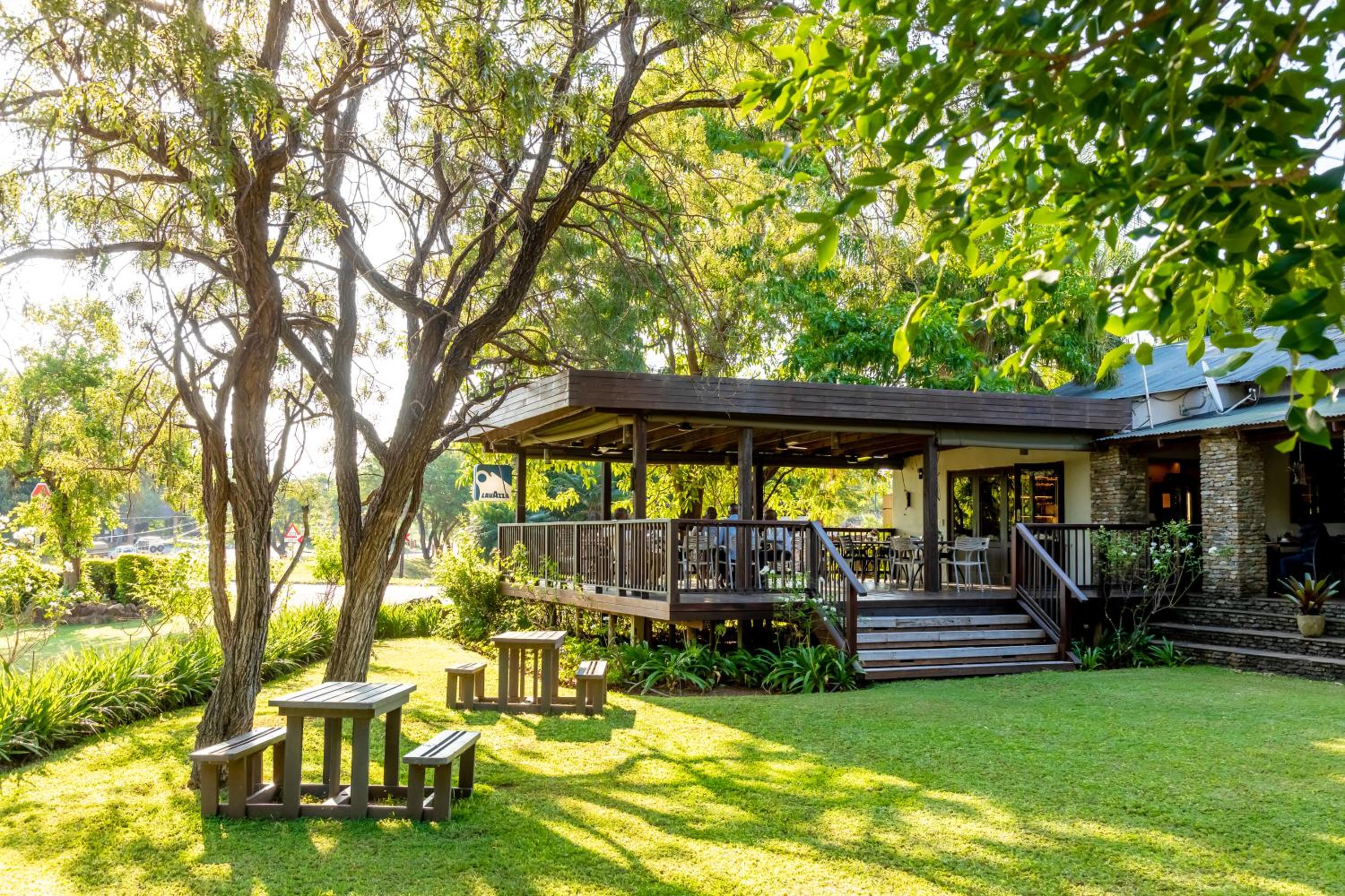Hamiltons Lodge & Restaurant