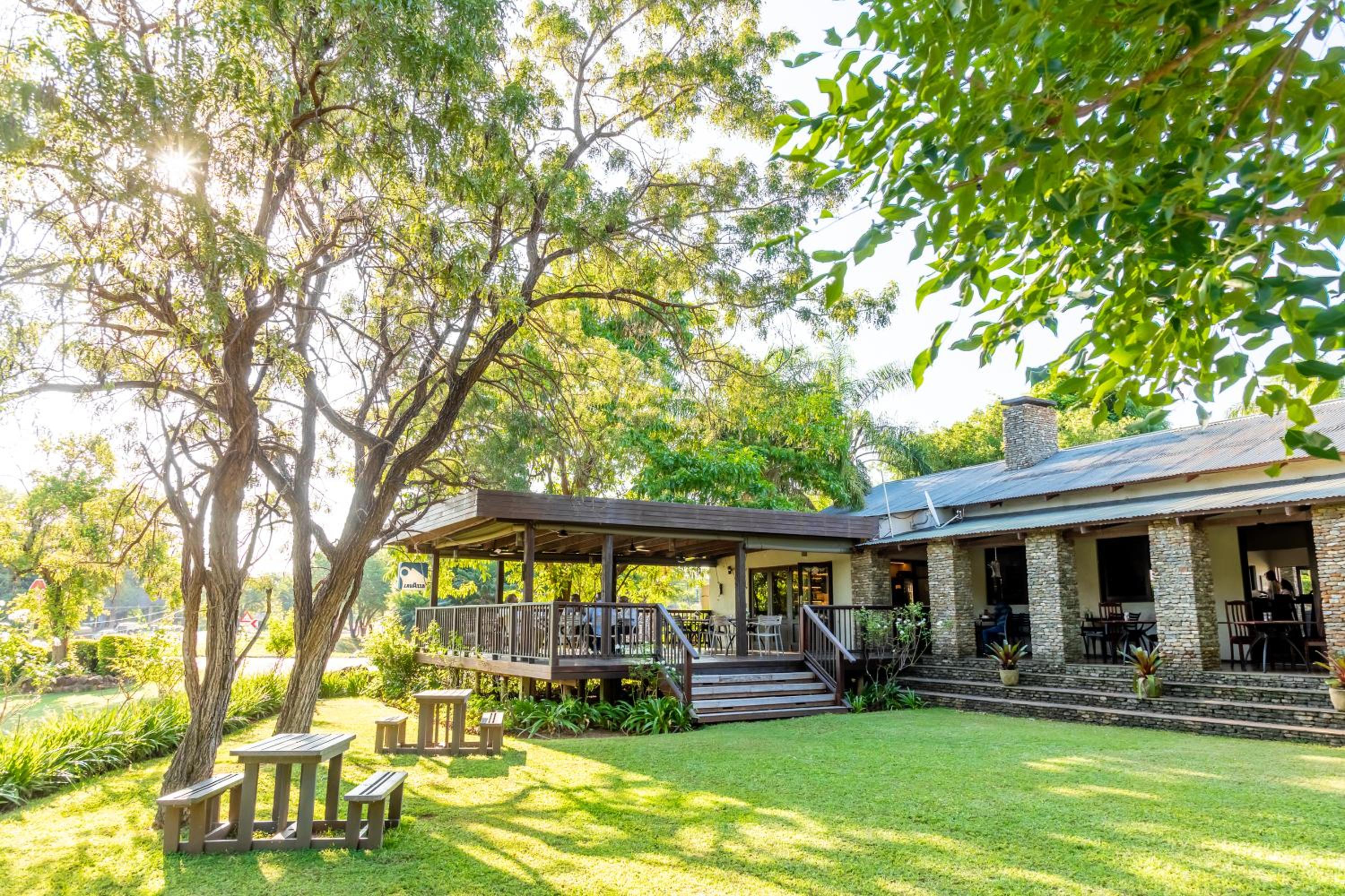Hamiltons Lodge & Restaurant