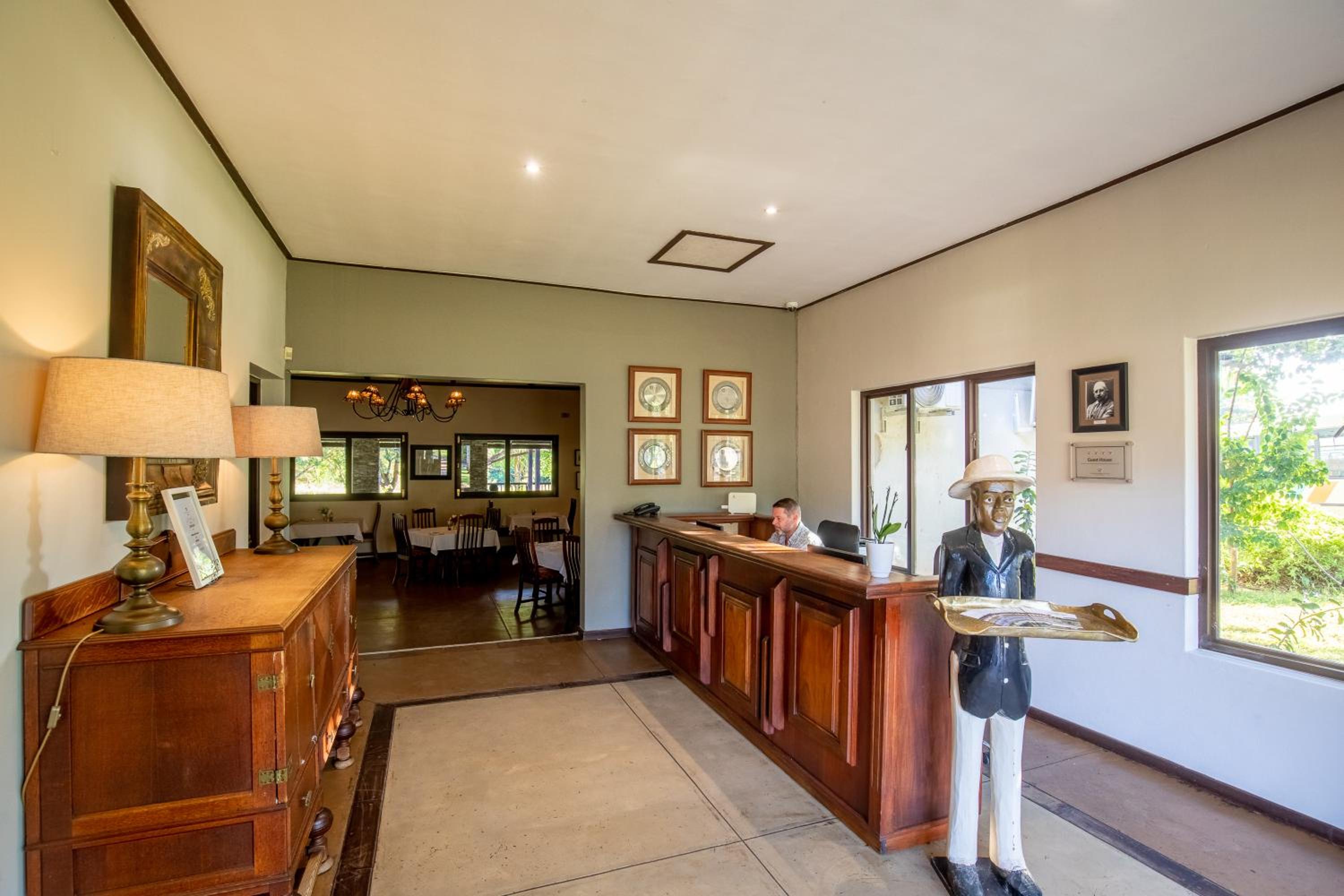 Hamiltons Lodge & Restaurant