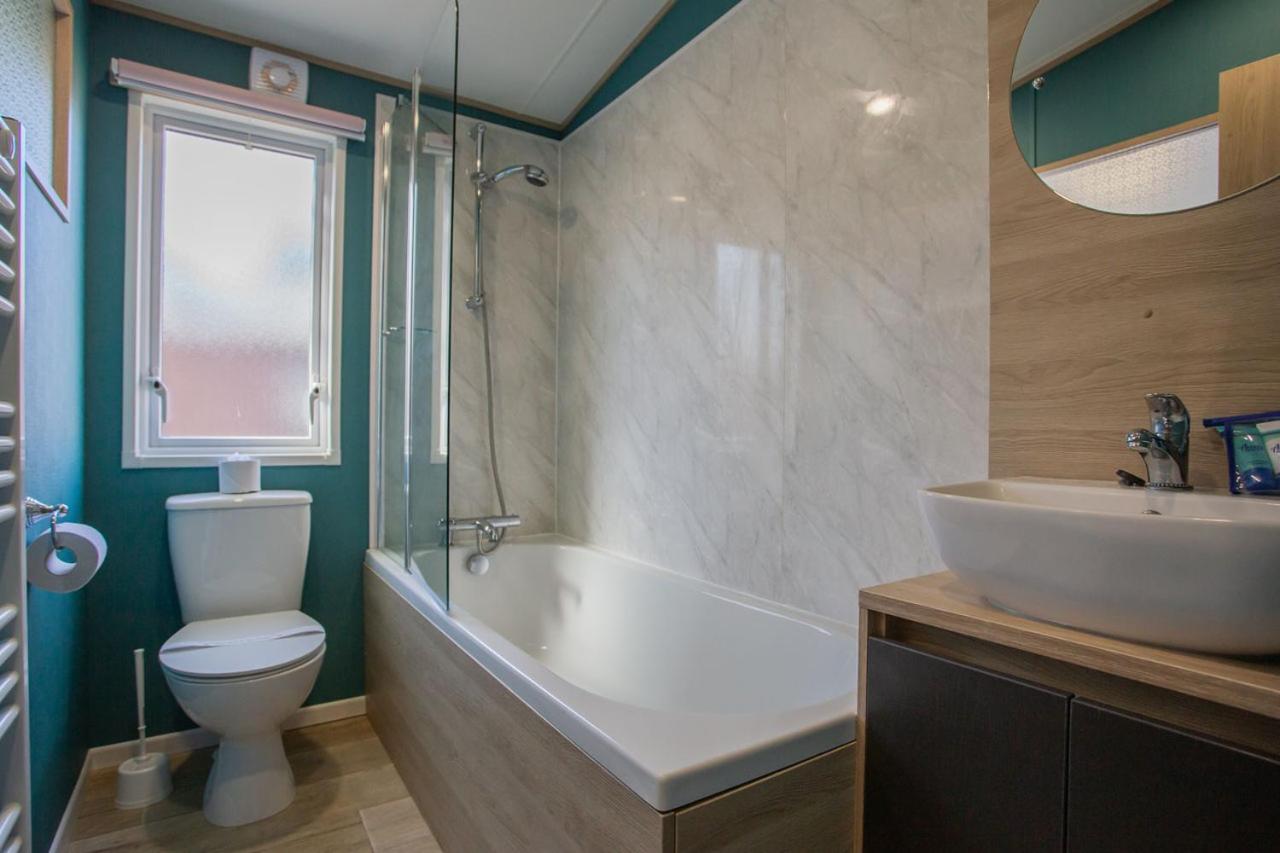 Mersea Island by Away Resorts, 사진 60
