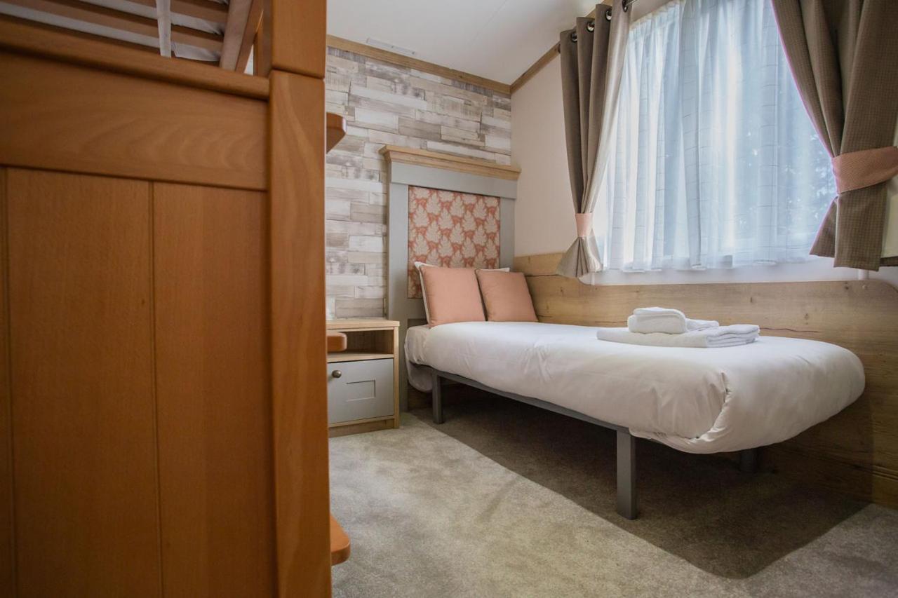 Mersea Island by Away Resorts, 사진 41