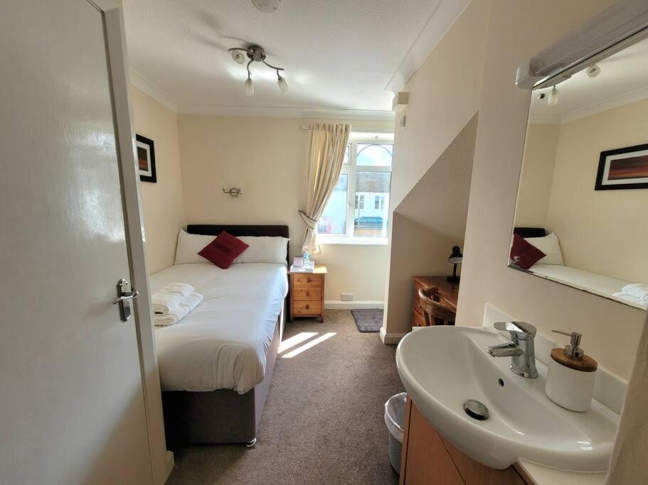 Oxford Vacations - Cornerways Guest House - Property Image 37