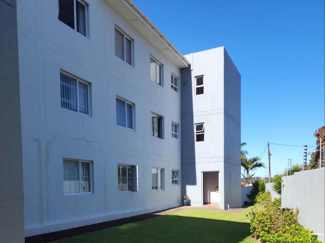 Hotel 1 St Daniel - Image 1