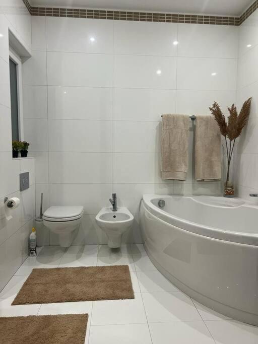 Pembroke St Julians Luxury, Comfort, Location photo 3