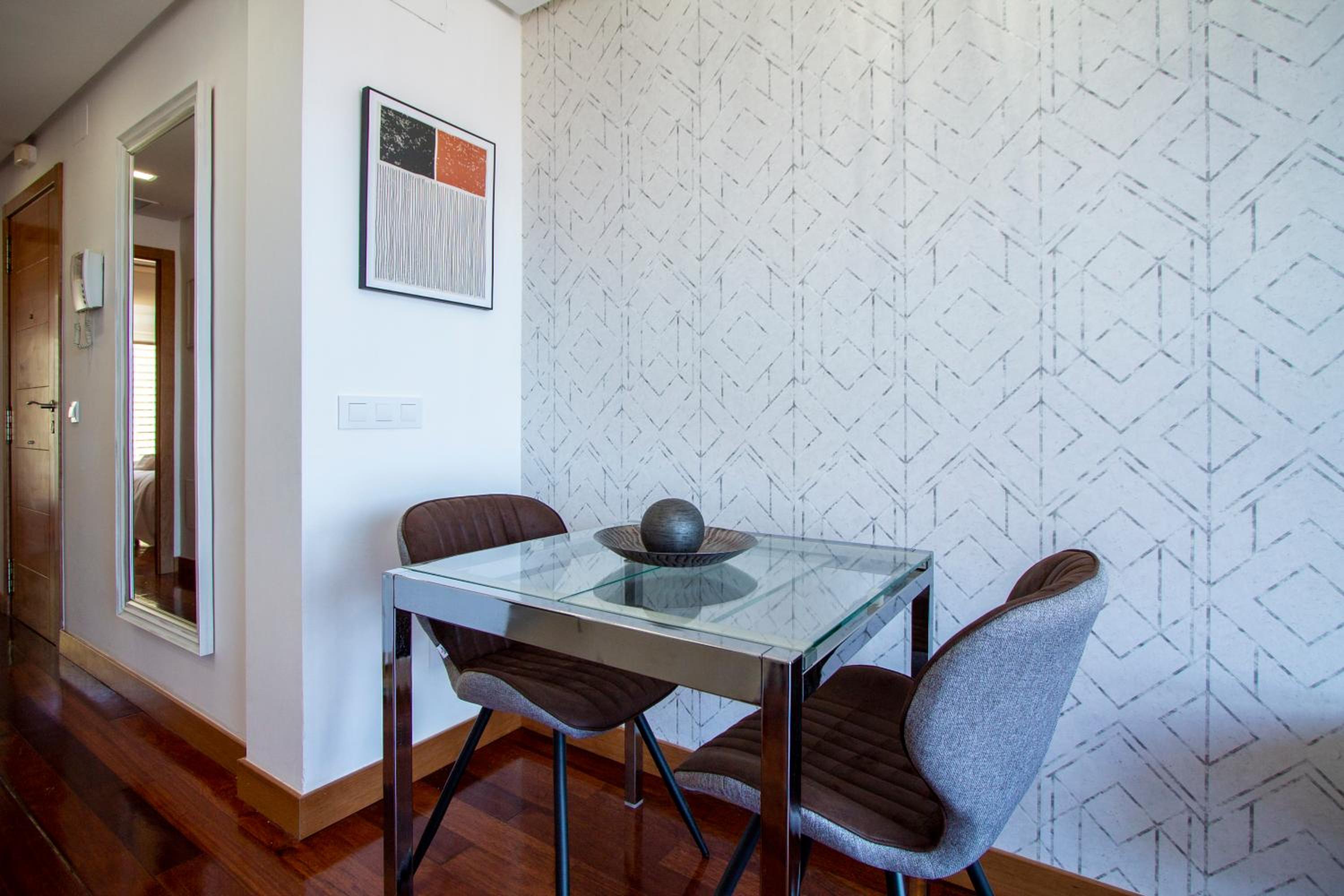 Apartamentos Castilla Luz Business