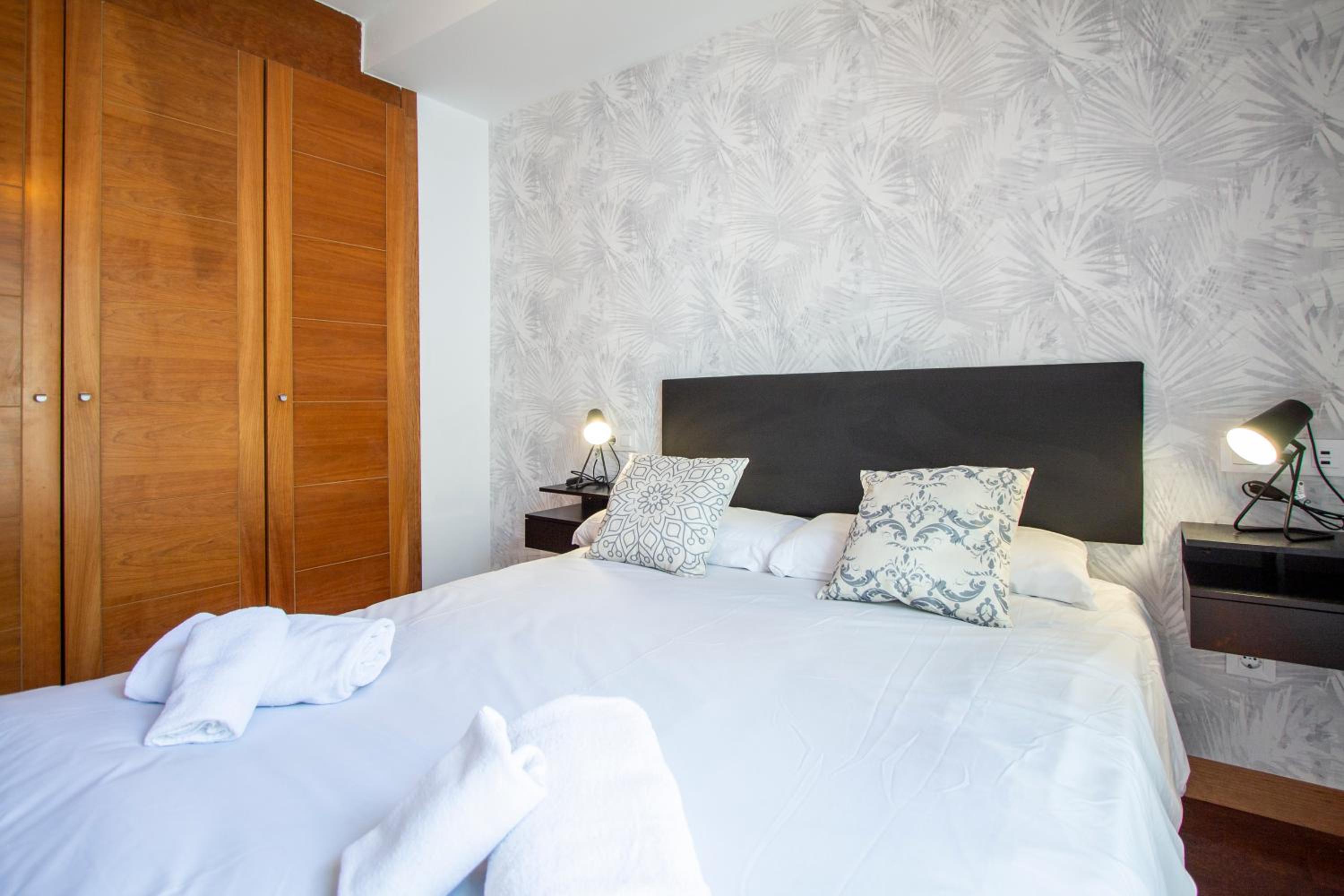 Apartamentos Castilla Luz Business