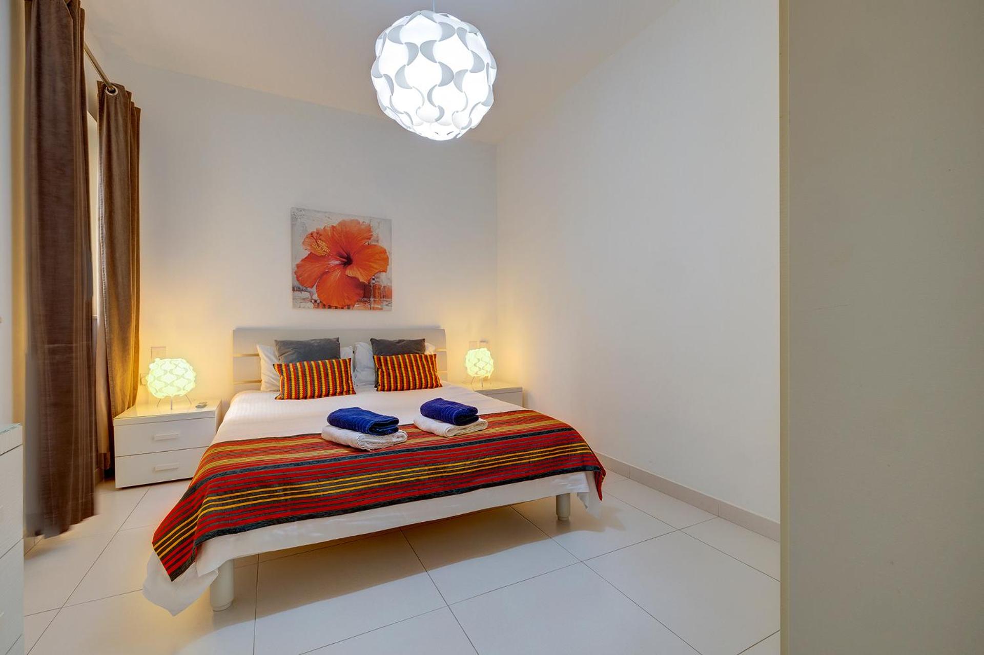 Modern Apartment steps from Balluta Bay