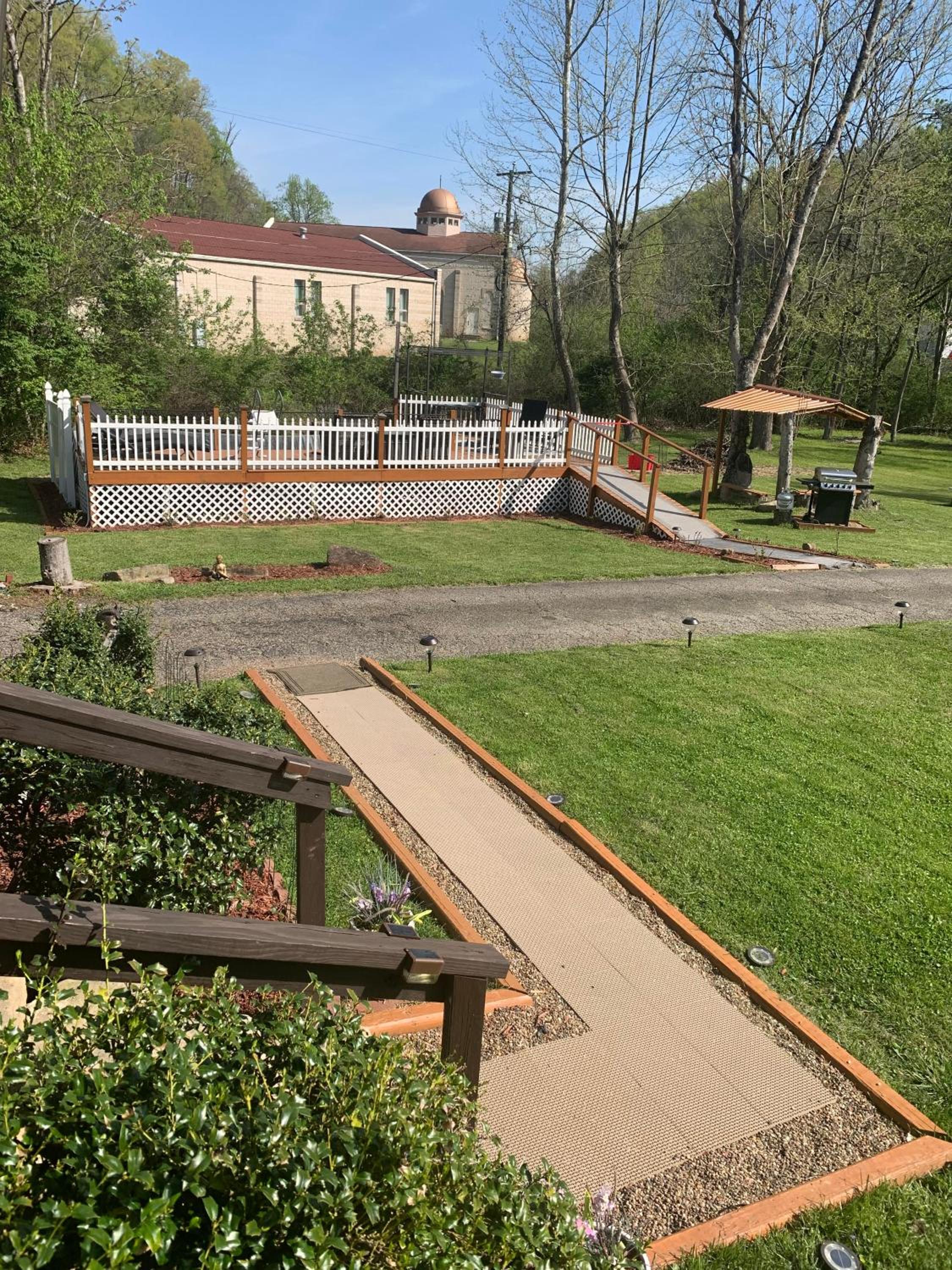 Huntington Vacations - Log Cabin in the Field - Property Image 33