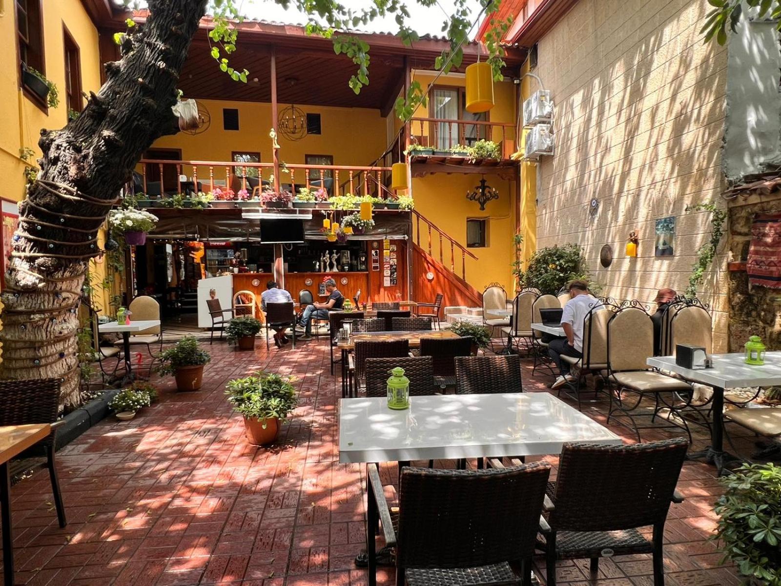 Sarı Konak
