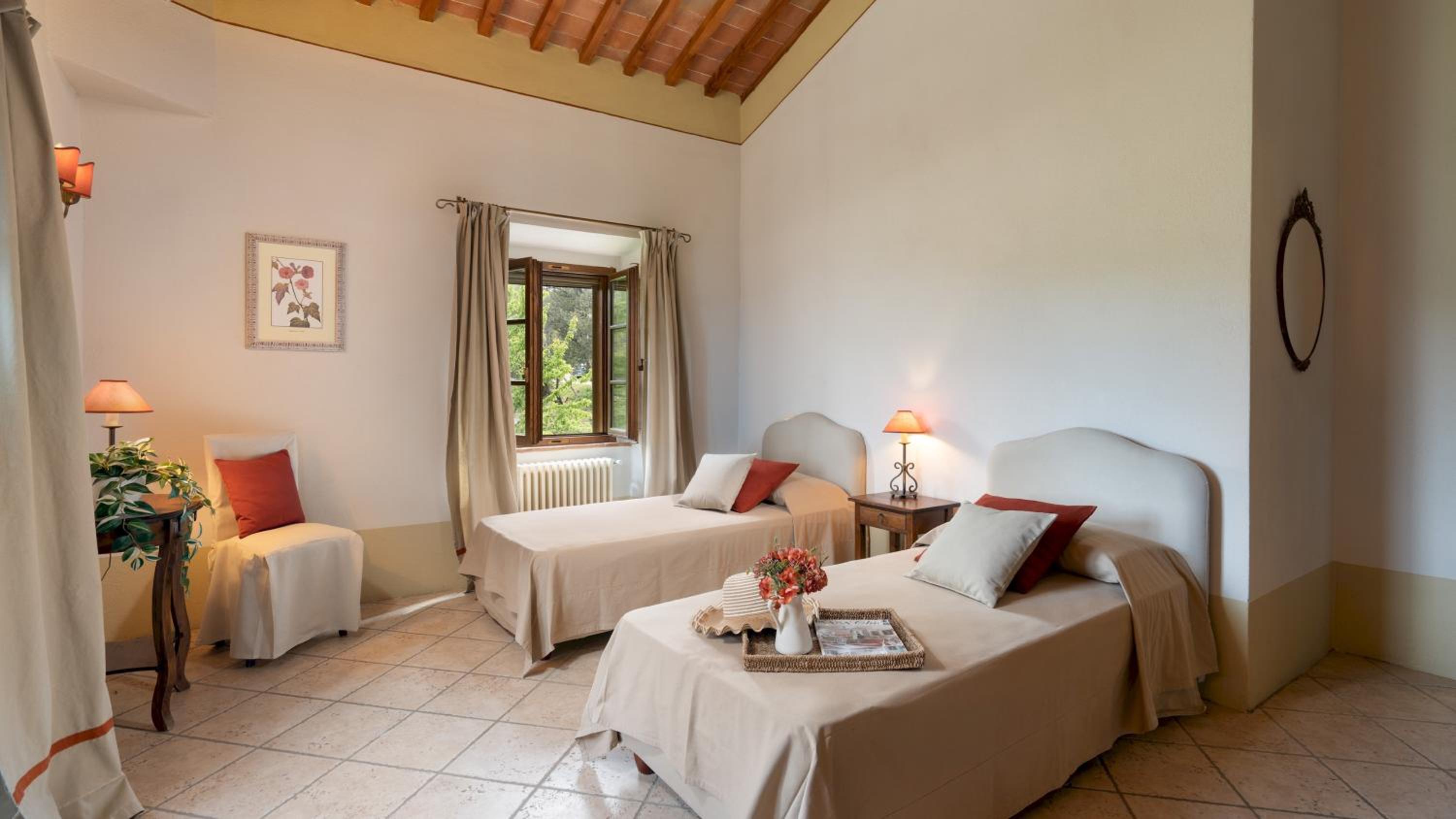 GUADO AL SOLE 26&4, Emma Villas
