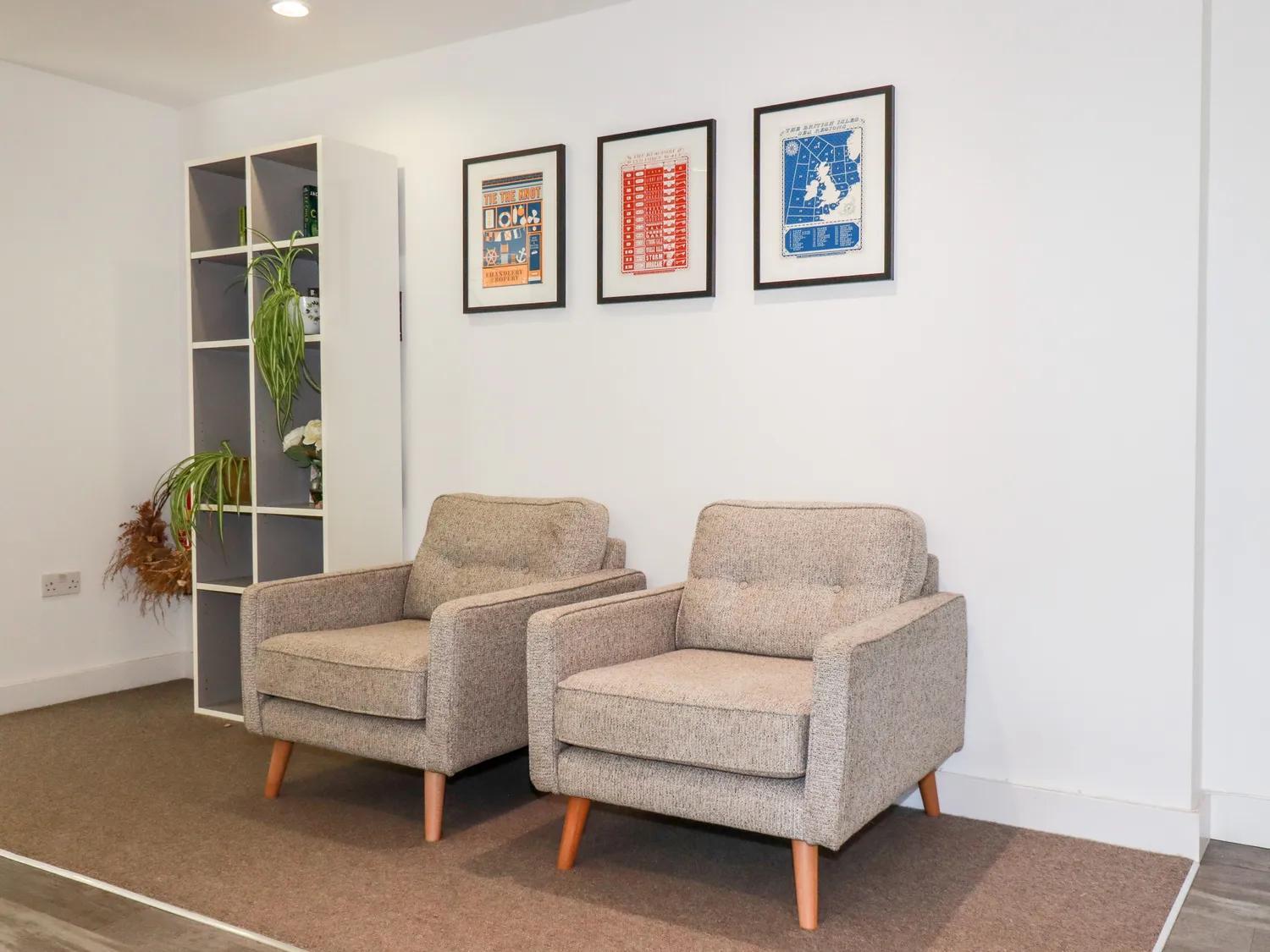 2 Bed Penthouse apartment overlooking Fistral Beach - STAYSEEKERS