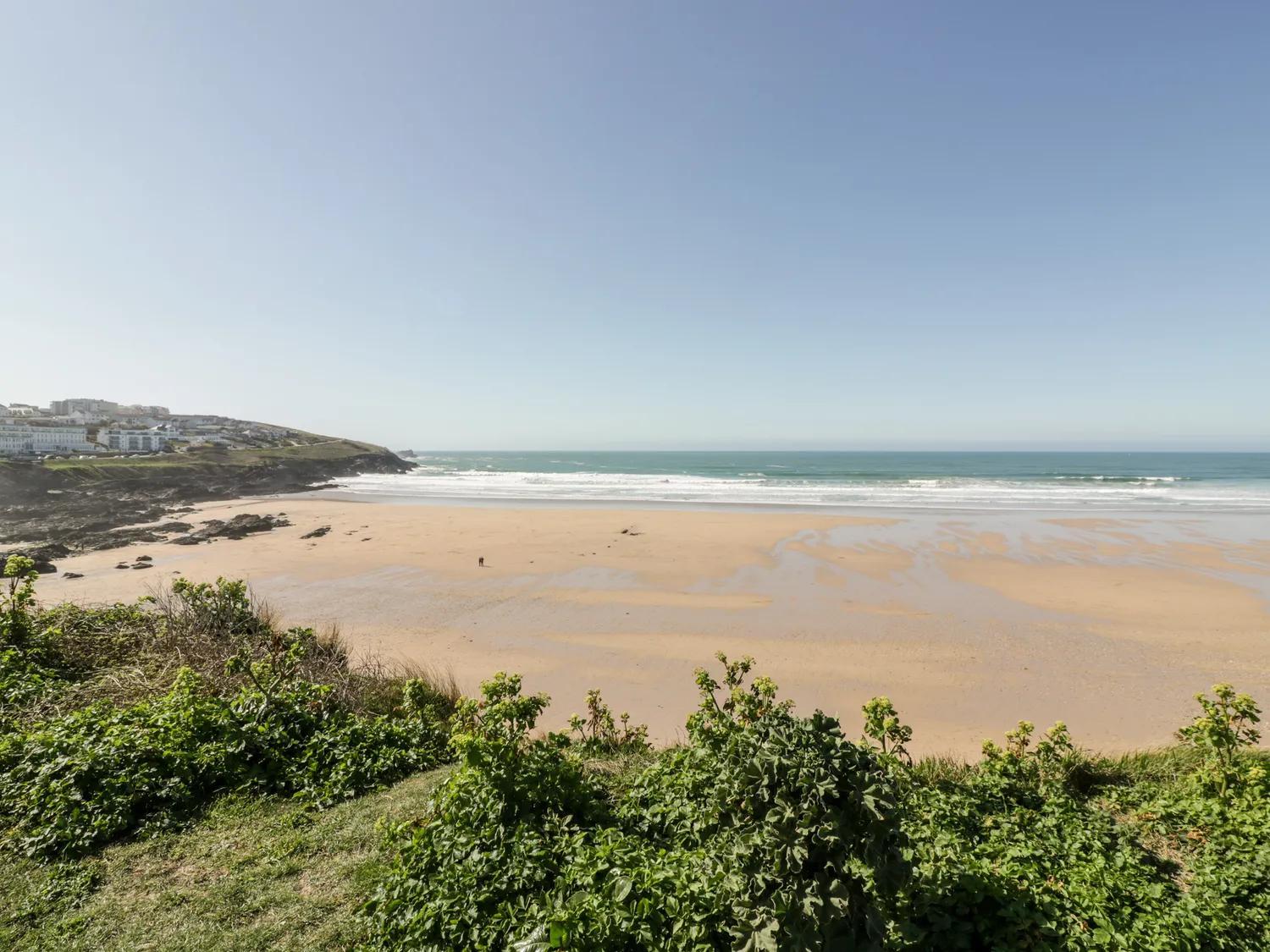 2 Bed Penthouse apartment overlooking Fistral Beach - STAYSEEKERS