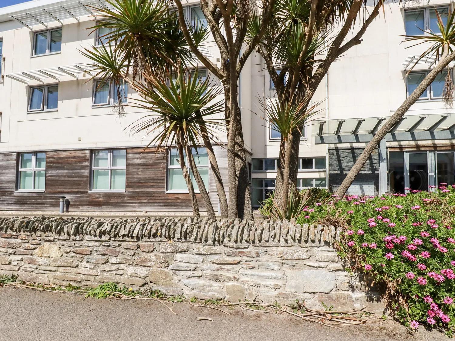 2 Bed Penthouse apartment overlooking Fistral Beach - STAYSEEKERS