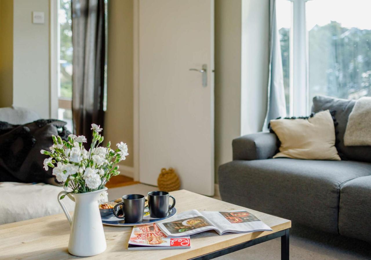 4 Bed in Mawgan Porth oc-d26830
