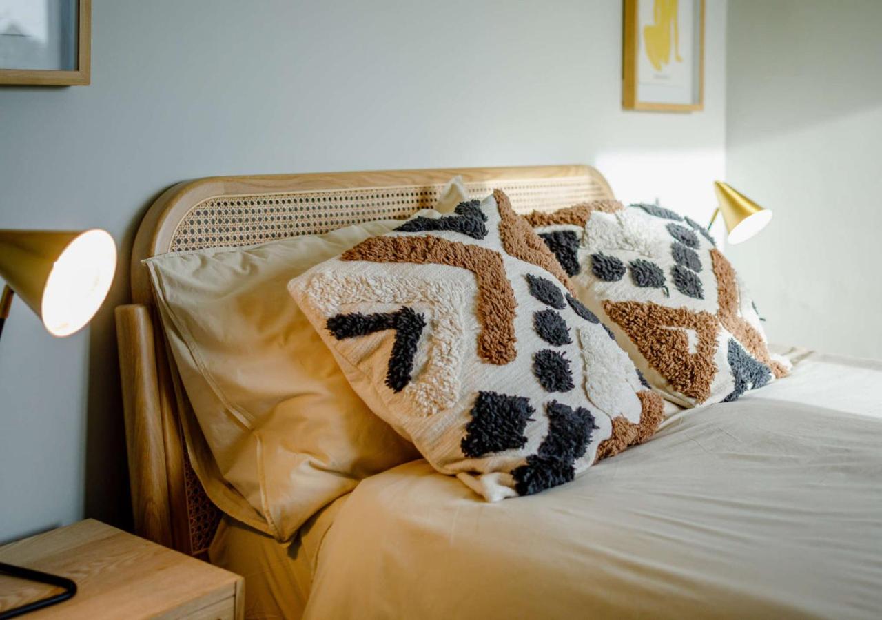 4 Bed in Mawgan Porth oc-d26830