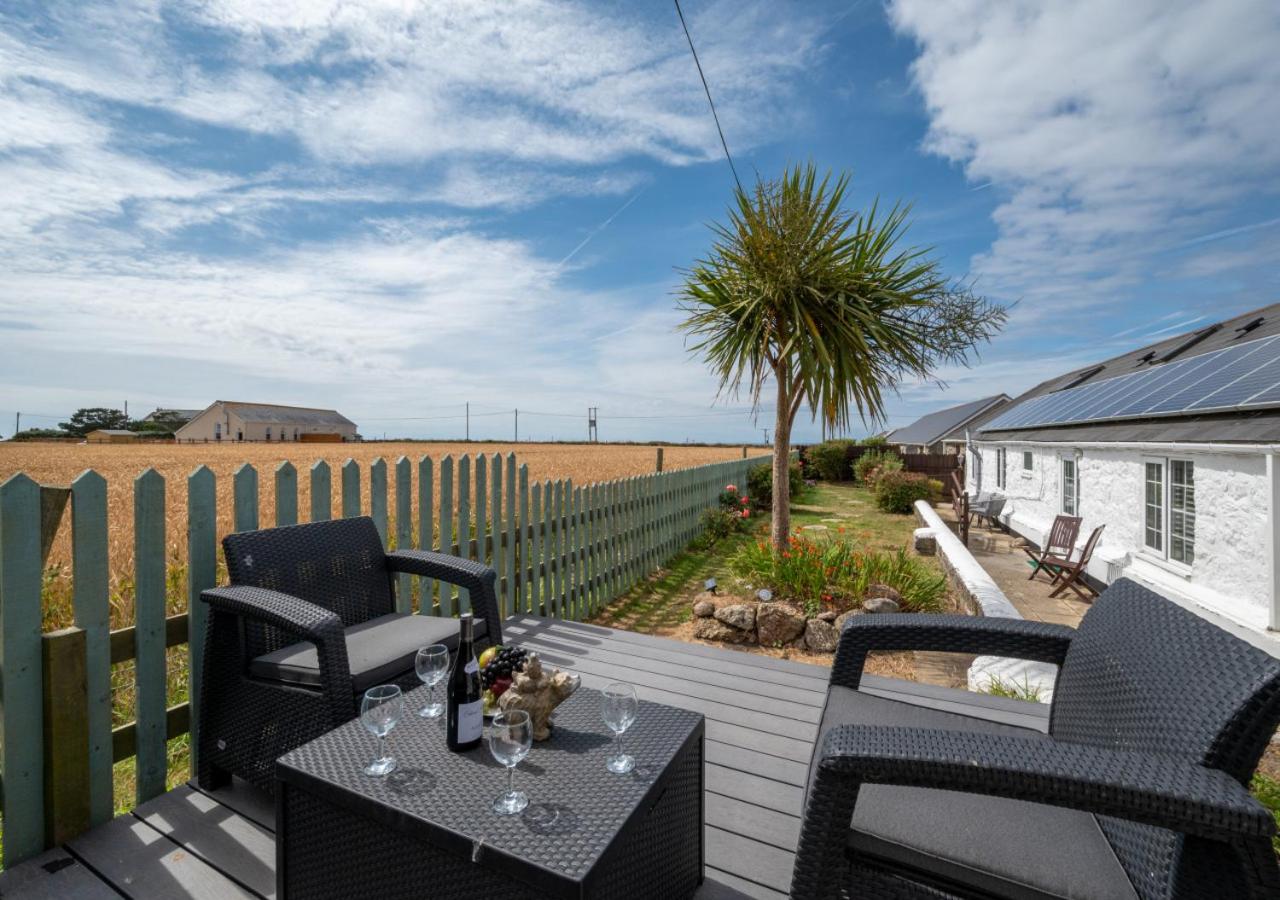 2 Bed in Sennen oc-flora view 3