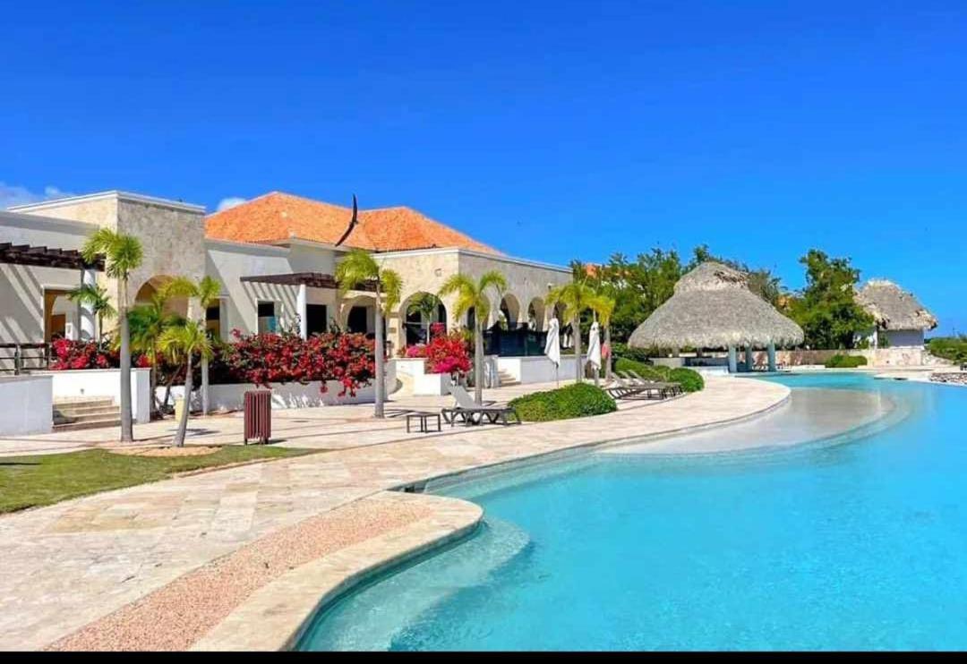 CAP CANA GOLDEN BEAR view 4