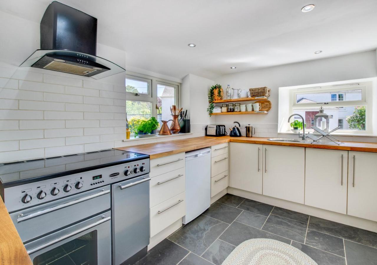 2 Bed in Breage oc-jobcot