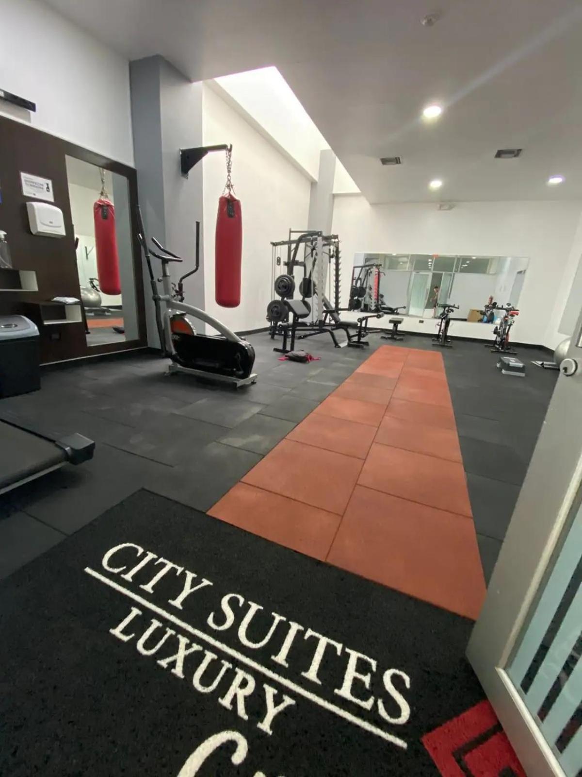 Con generador Suite elegante piscina gym en el norte Gye