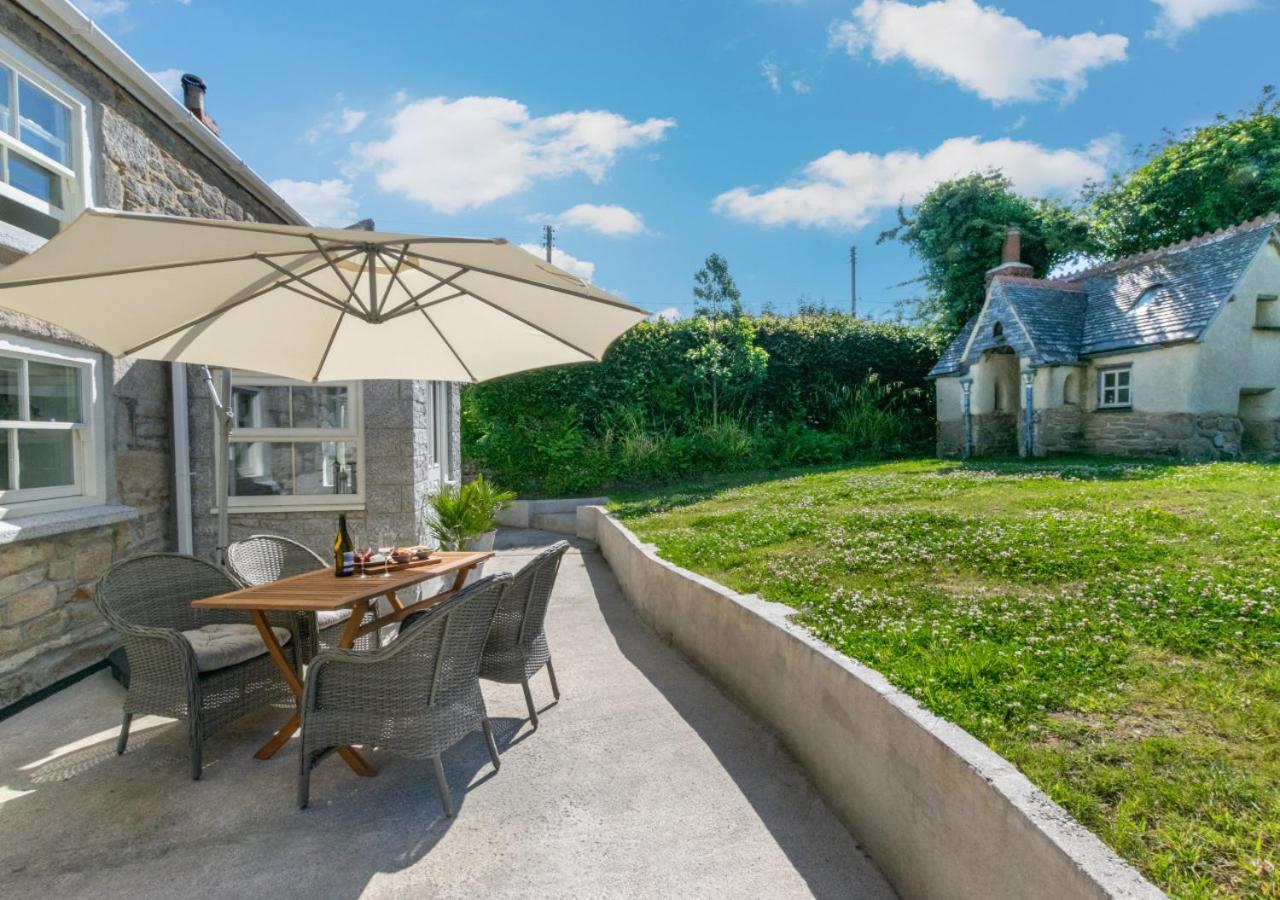 2 Bed in Breage oc-jobcot