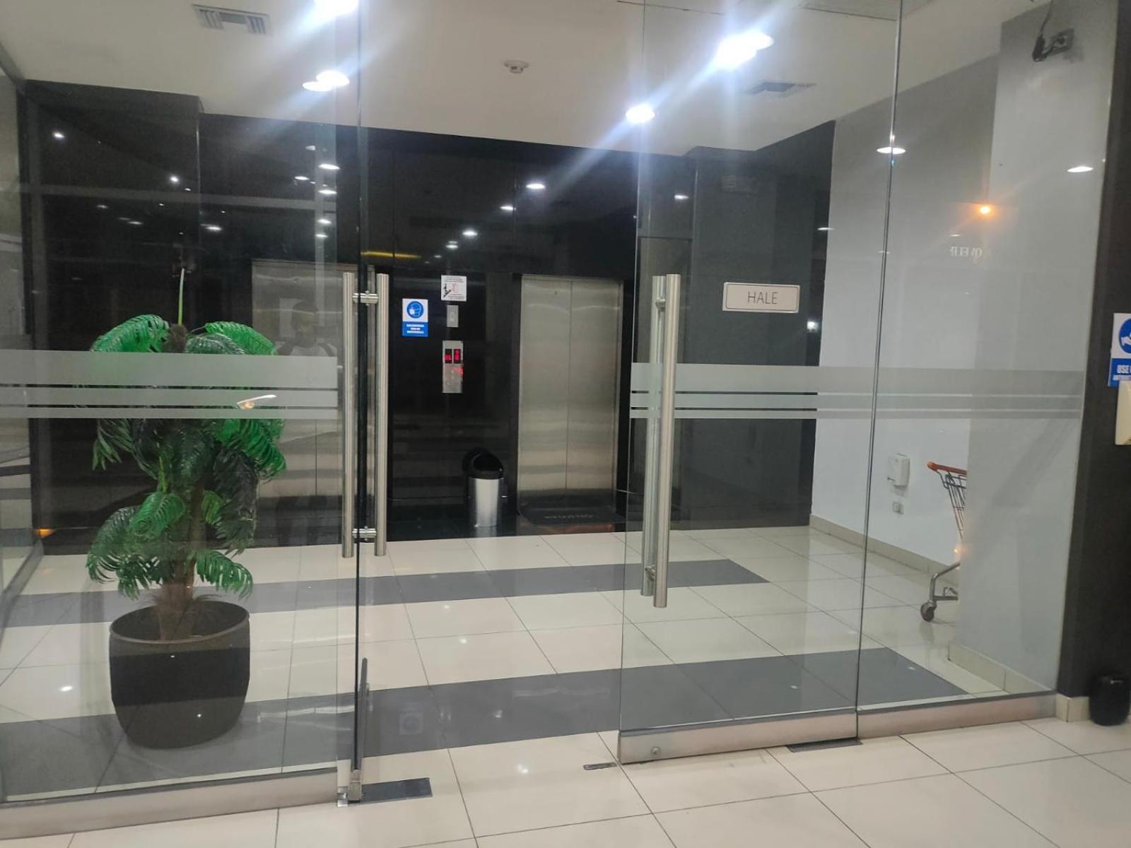 Con generador Suite elegante piscina gym en el norte Gye