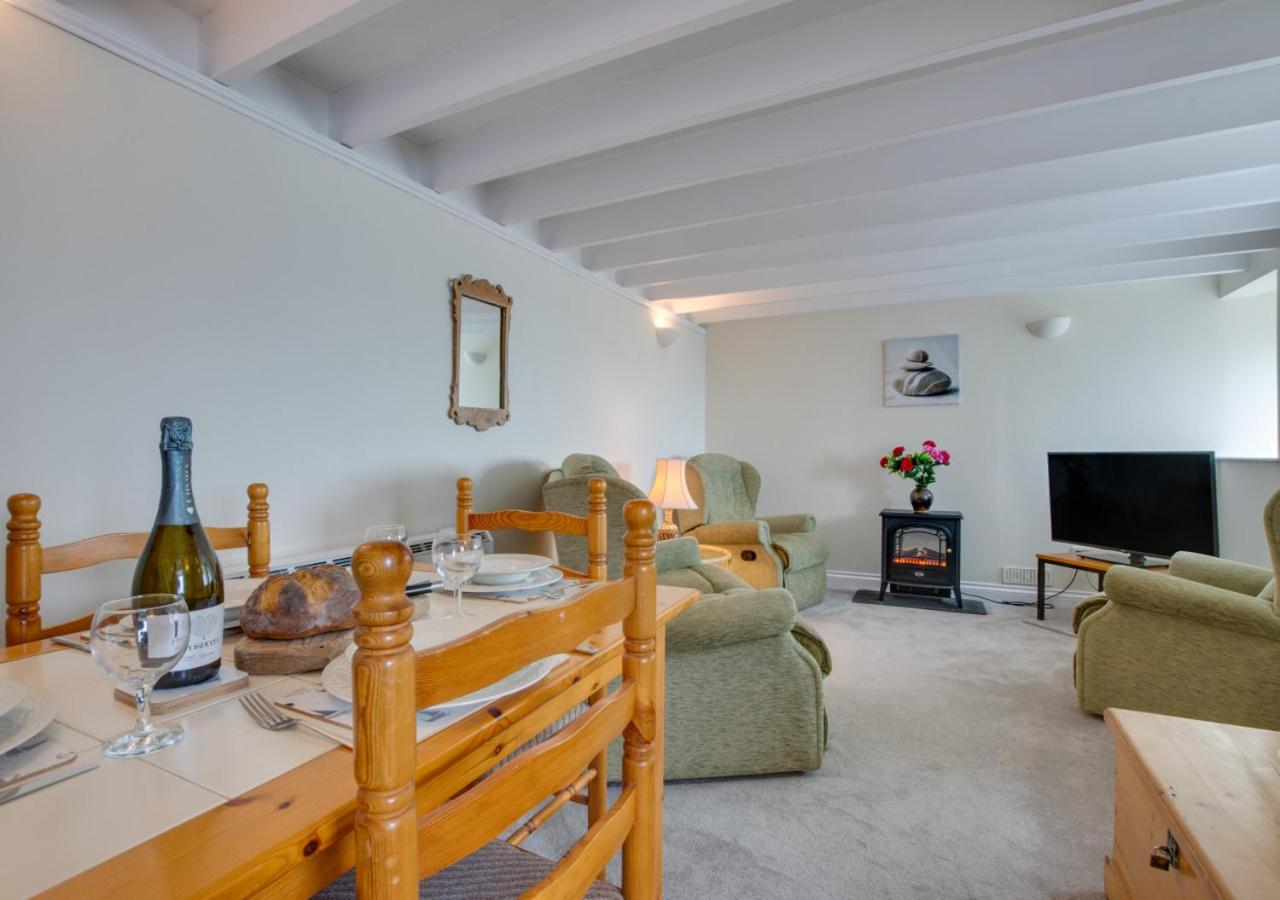 2 Bed in Porthleven oc-kelyna