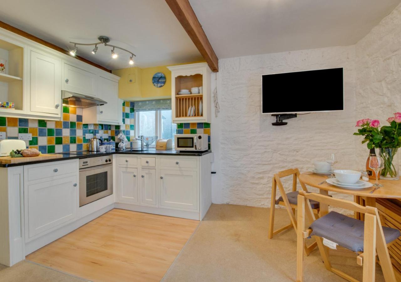 4 Apartment Pixies Holt view 4