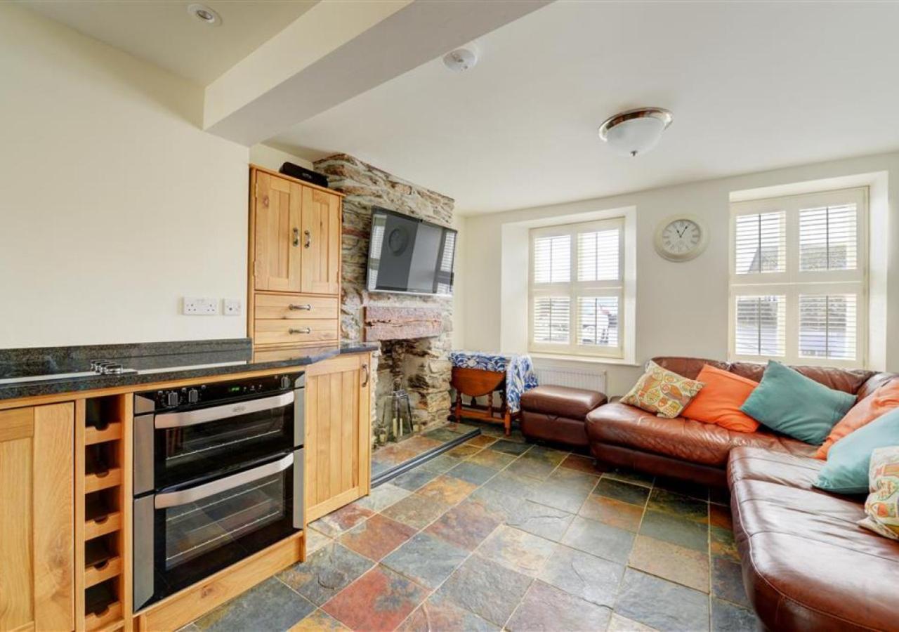 3 Bed in Looe oc-l10098 view 2