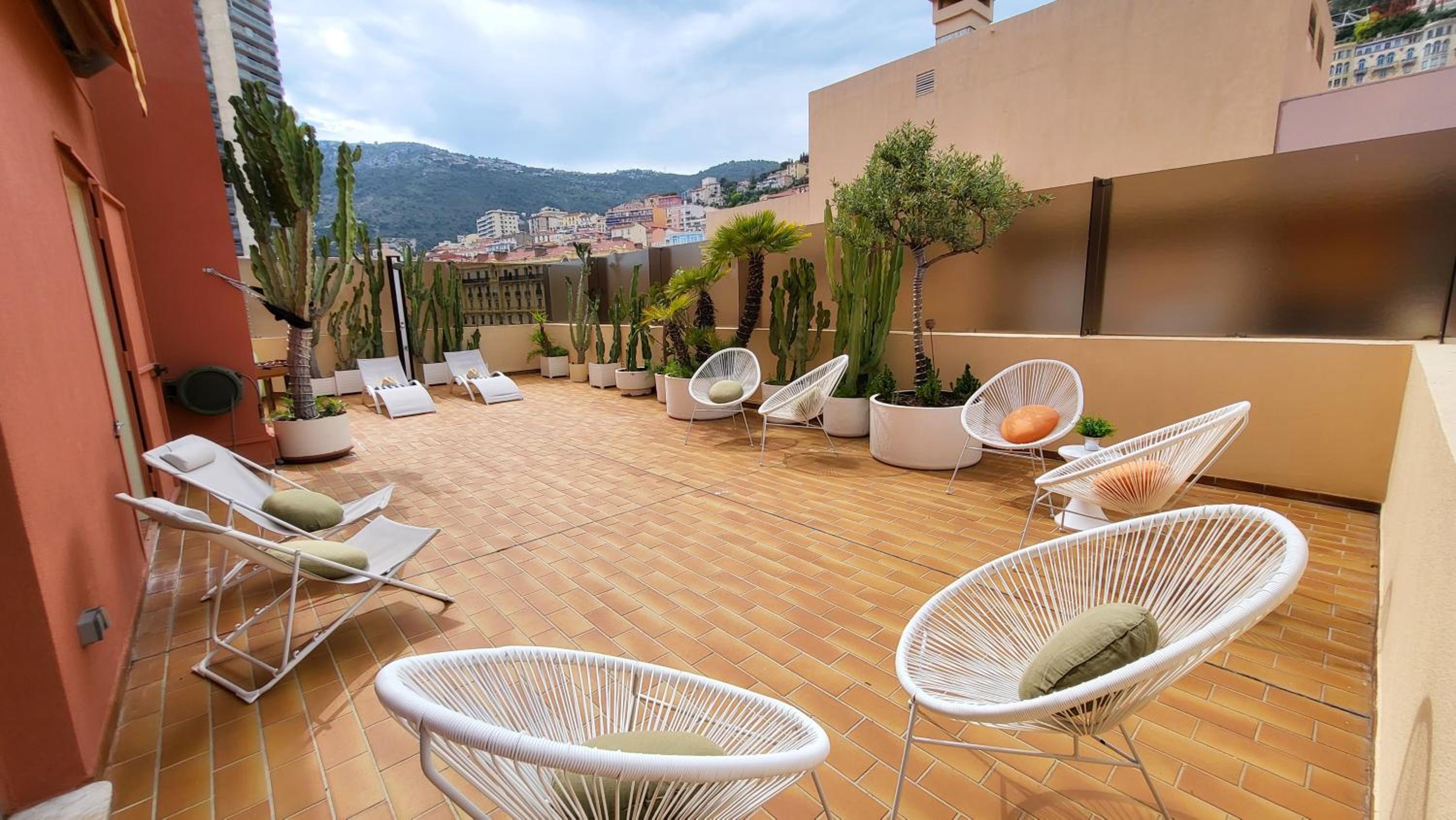 PENTHOUSE MAJESTIC, MC, Bnbrickeys view 5