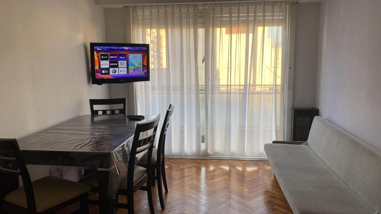 Cómodo y luminoso, 1 dormitorio, cocina, balcón