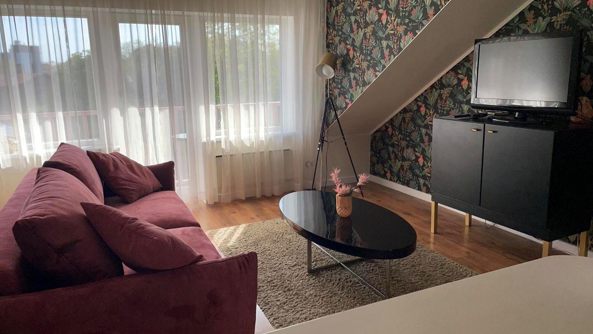Central 1-bedroom Apartment with Bath & Balcony view 2