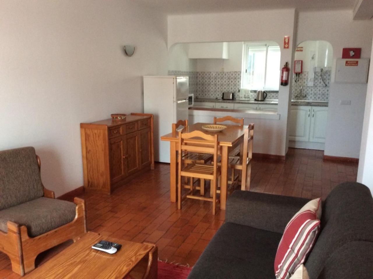 Apartamentos Salema Praia Club