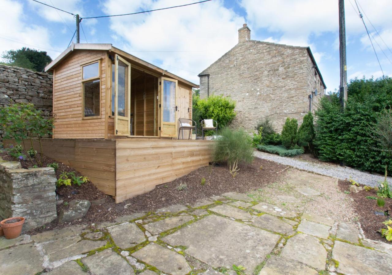 2 Bed in Low Row oc-ds059