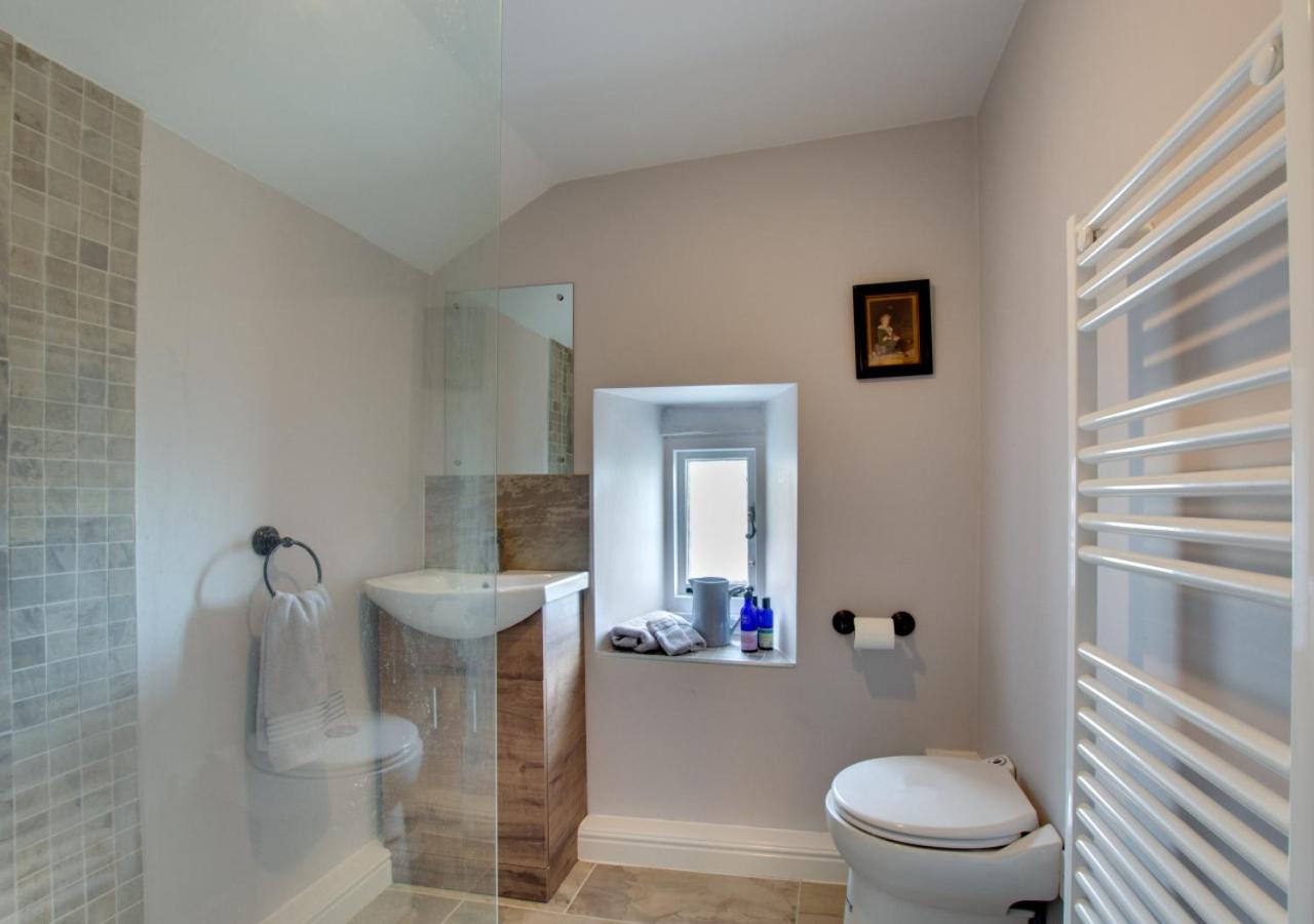 2 Bed in Low Row oc-ds059