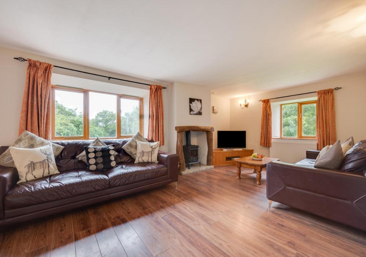6 Bed in Tosside Near Settle oc-ds102