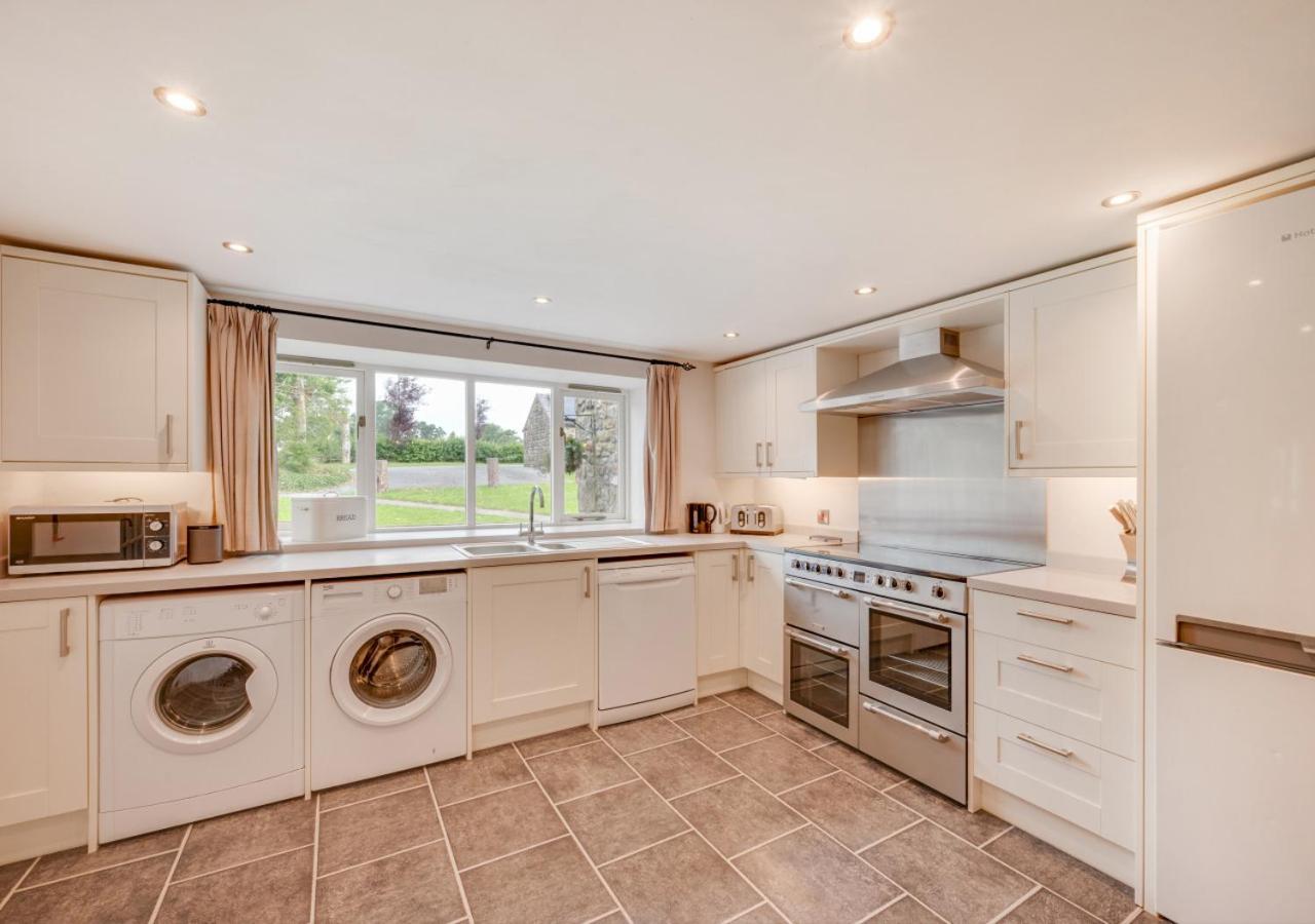 6 Bed in Tosside Near Settle oc-ds102