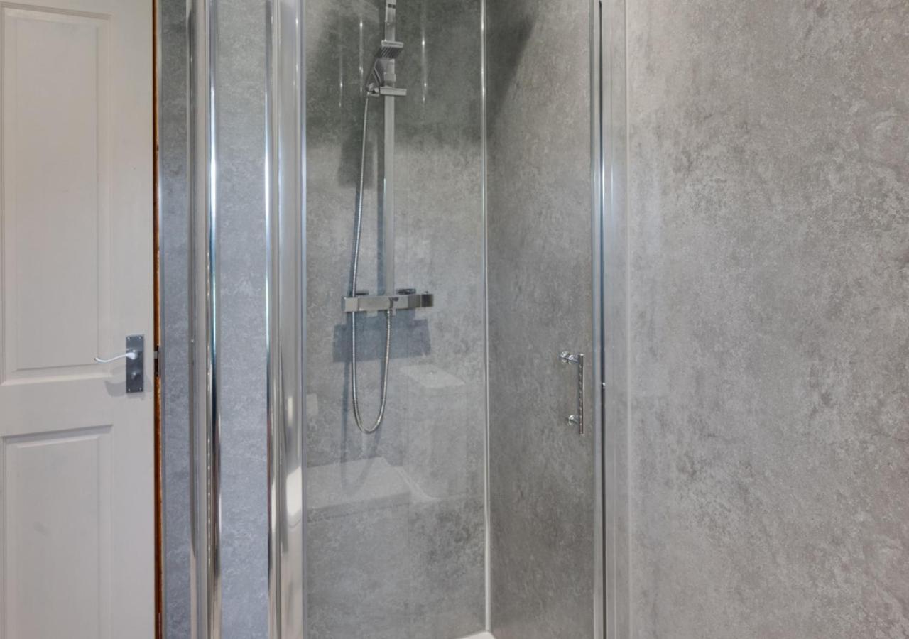 6 Bed in Tosside Near Settle oc-ds102