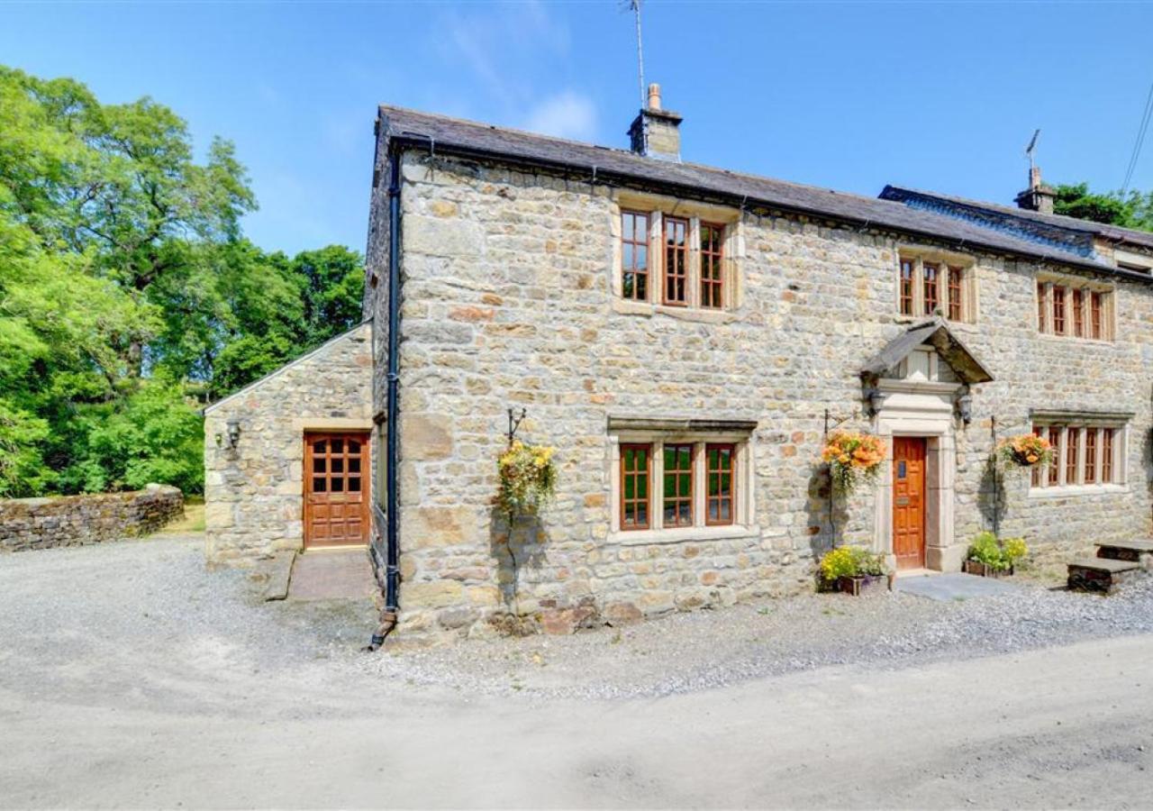 6 Bed in Tosside Near Settle oc-ds101