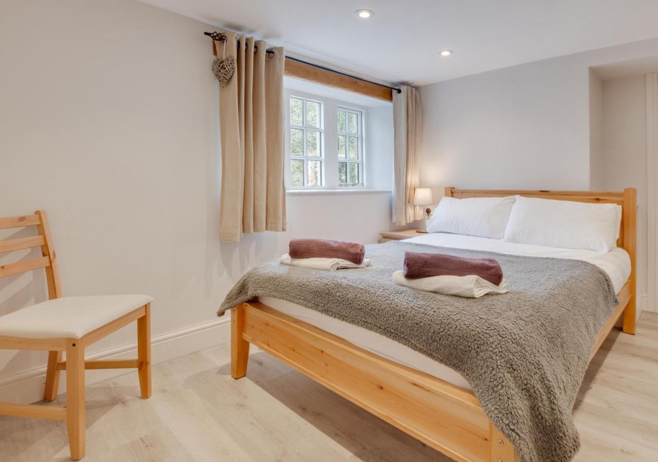 6 Bed in Tosside Near Settle oc-ds101