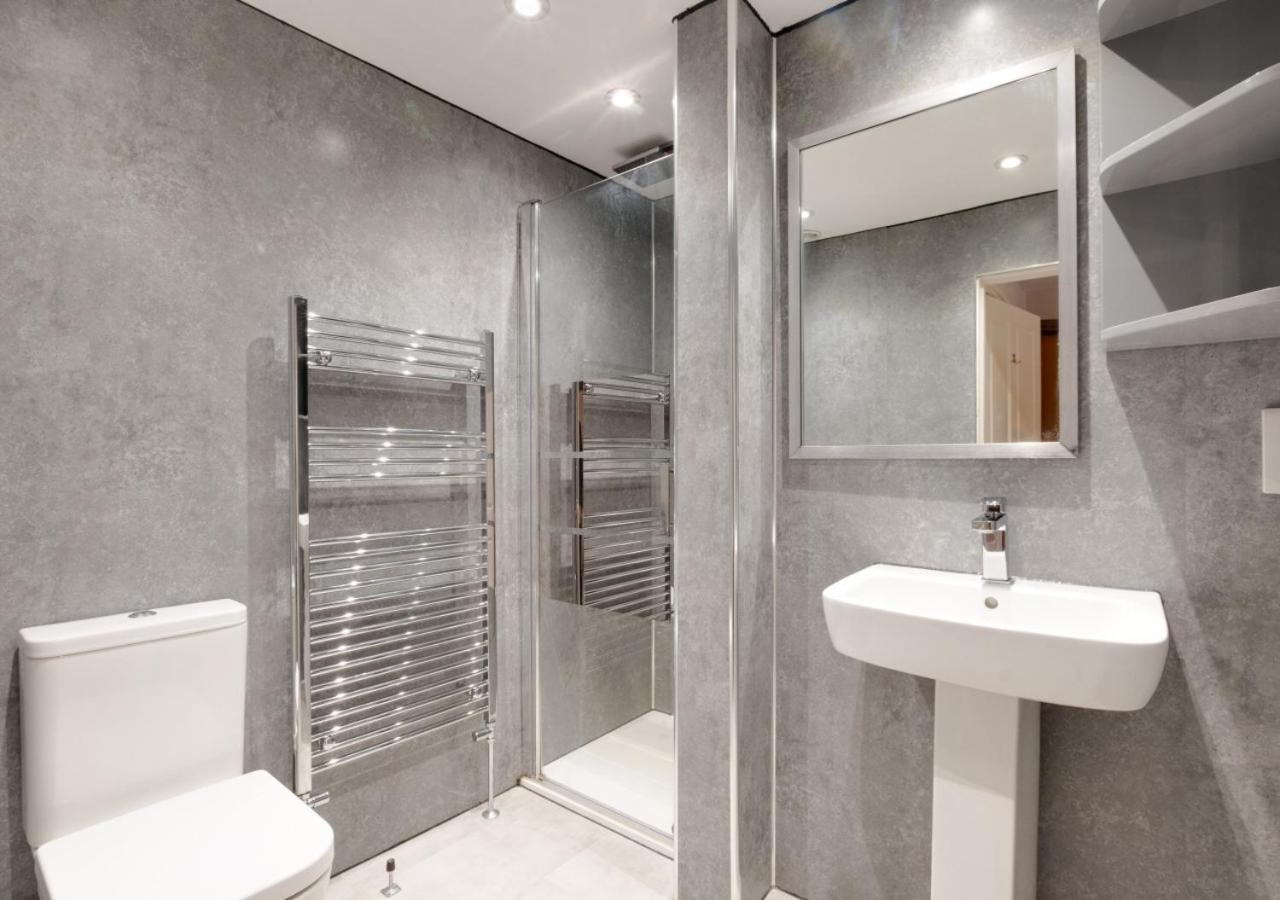 6 Bed in Tosside Near Settle oc-ds101