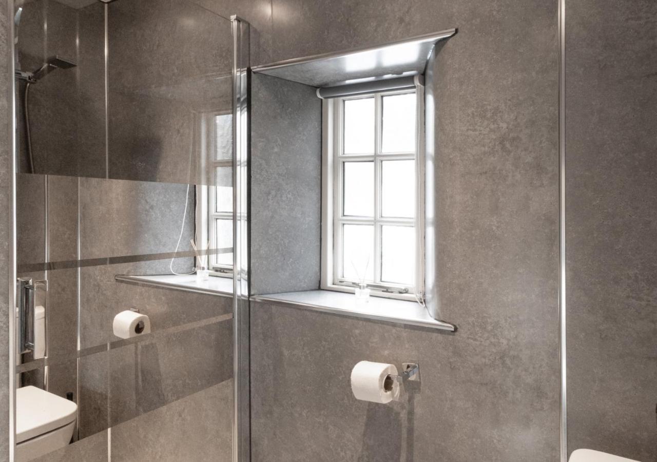 6 Bed in Tosside Near Settle oc-ds101