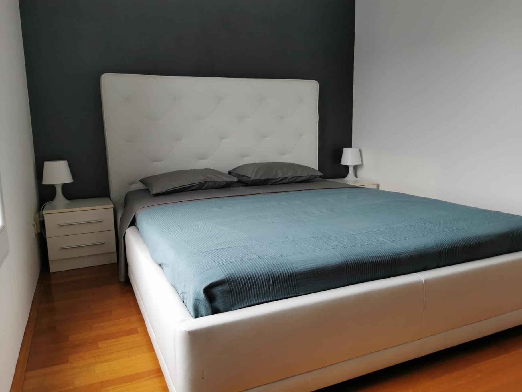 City Center Apartment Flash view 5