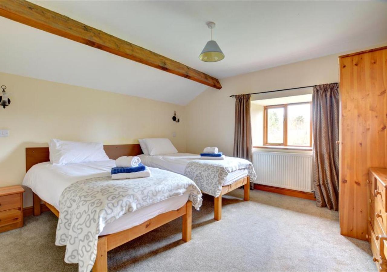5 Bed in Tosside Near Settle oc-ds103