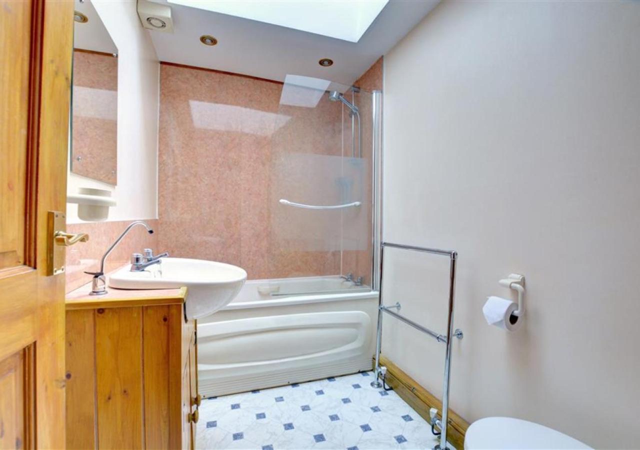5 Bed in Tosside Near Settle oc-ds103