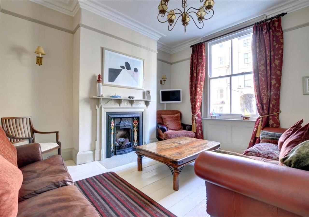 4 Bed in Whitby oc-w919 view 2