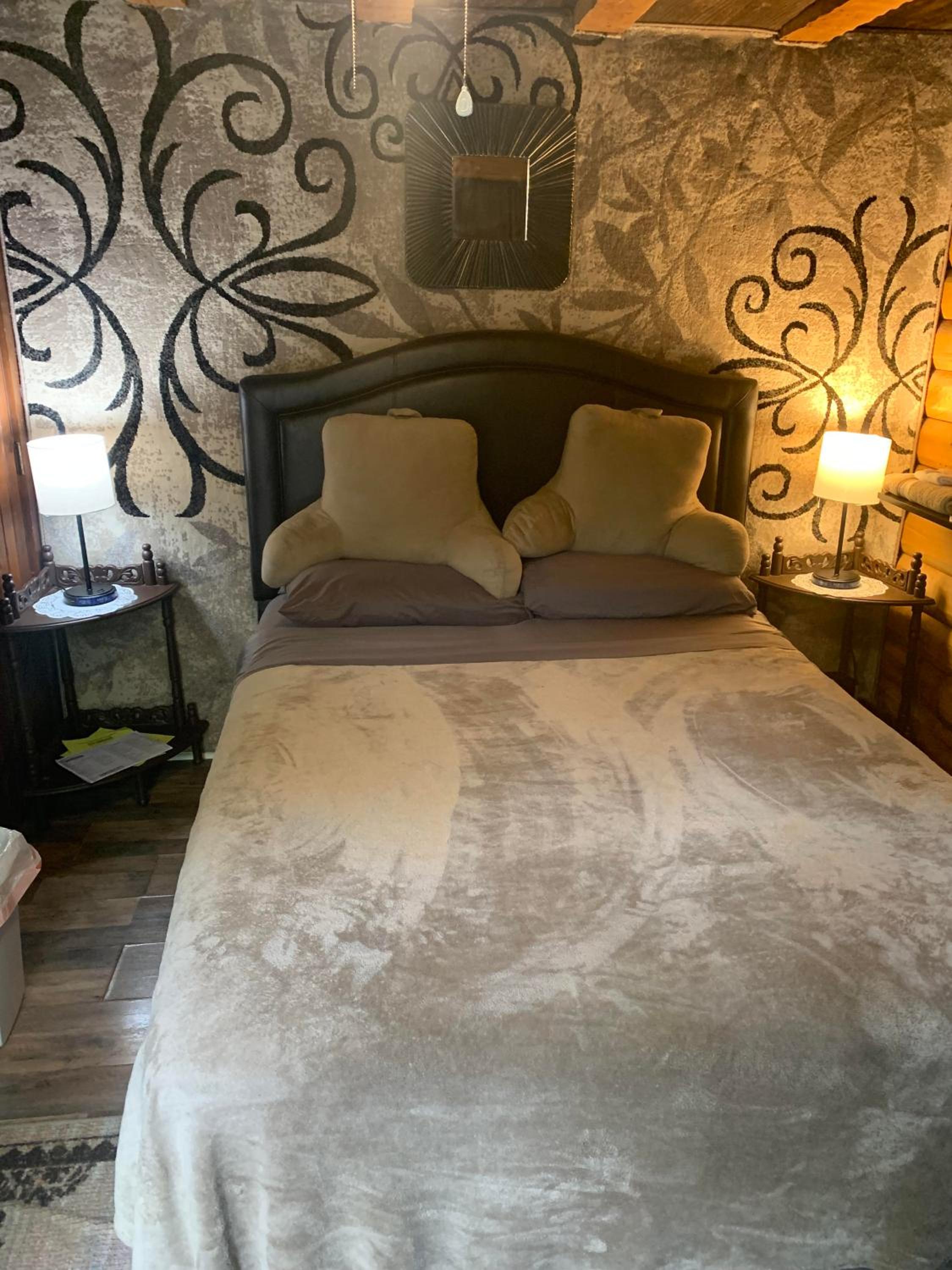 Huntington Vacations - Log Cabin in the Field - Property Image 1