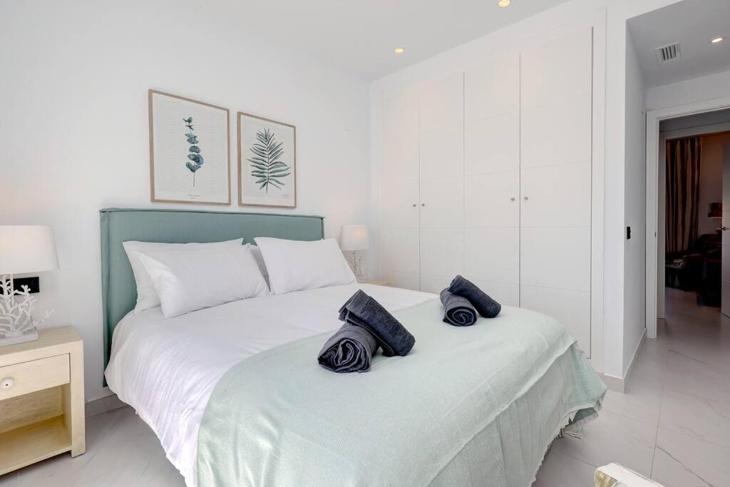 Ground floor 4 Bedroom Apartment @ Estepona Hills! view 5