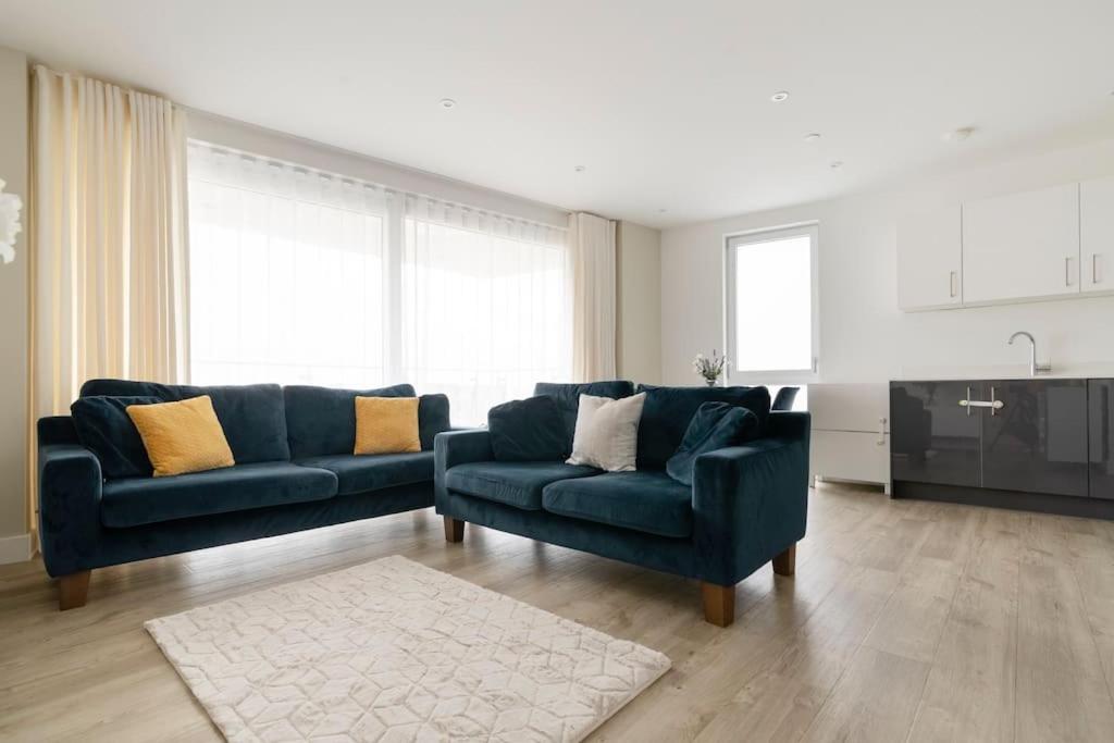 Lovely En-suite Flat with Balcony and Parking.