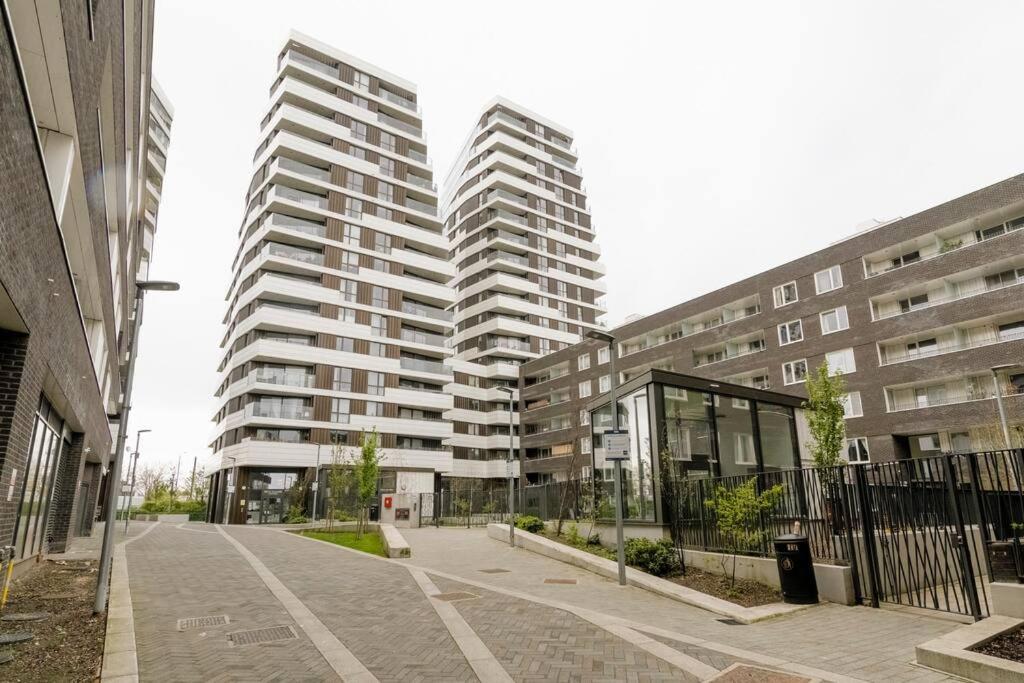 Lovely En-suite Flat with Balcony and Parking.
